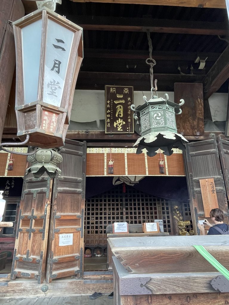二月堂　